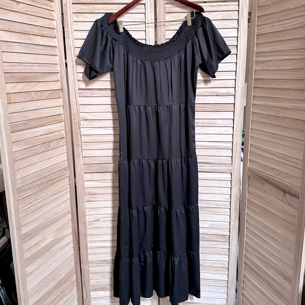 NWT Black Off-the-shoulder Tiered Maxi Dress w/Pockets Sz XXL
